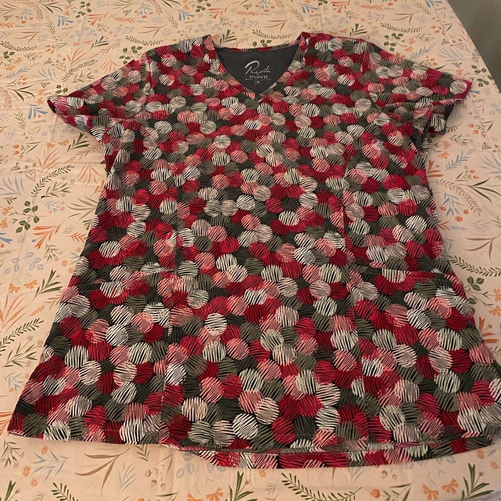 Like new! Pink polka dot scrub top women’s size medium